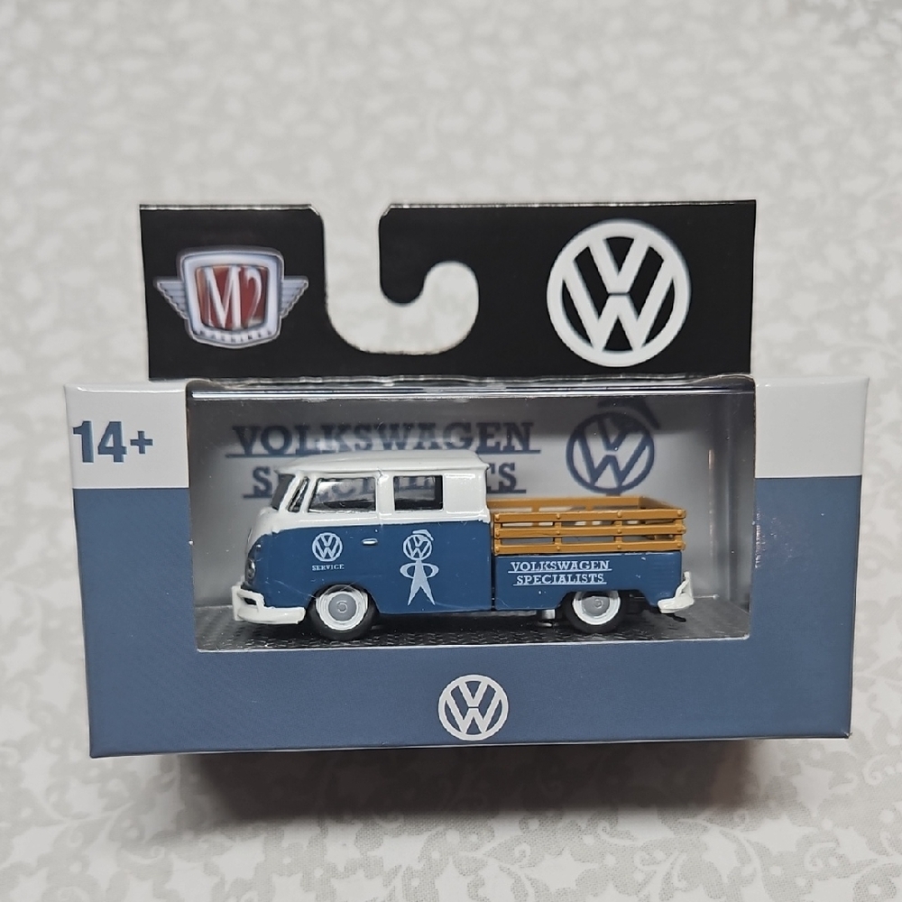 1961 VW Double Cab Truck USA Model Premium Die-cast R89 24-44